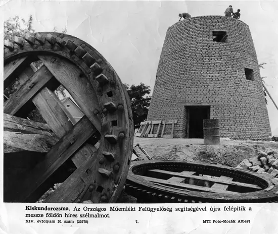 A Dorozsmai sz�lmalom 1971-es �jj��p�t�se