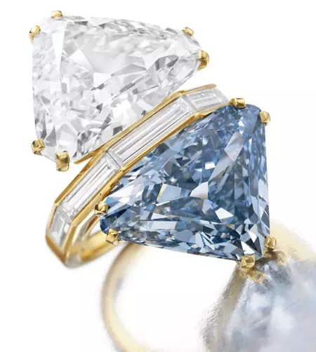 Bulgari k�k gy�m�nt gy�r�