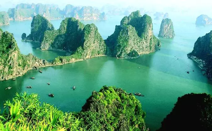 Vinh Ha Long bay (Az al�mer�l� s�rk�ny �ble), Vietnam