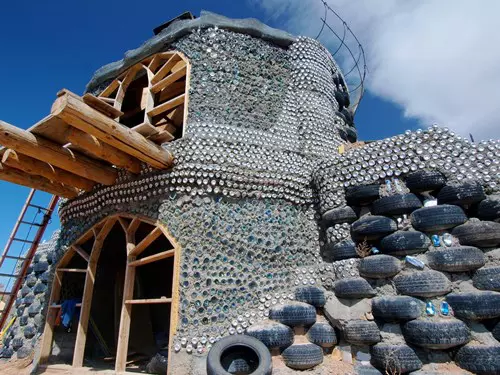 Earthship, f�ldhaj� h�z