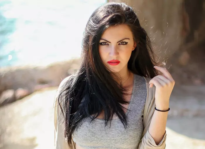 Sz�p szem�, szexi fiatal n�