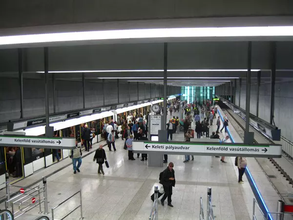 4-es metr�, �jbuda-k�zpont