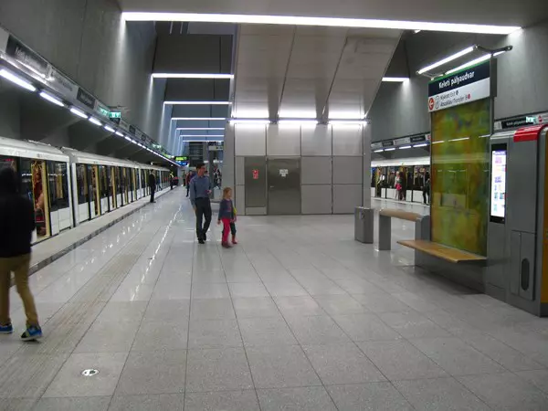 4-es metr�, Keleti p�lyaudvar