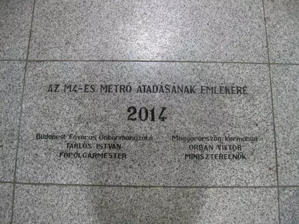 4-es metr�, �tad�si eml�kk�