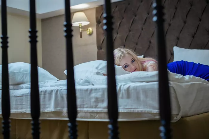 Kapcsoljuk fel a l�mp�t! (18+)