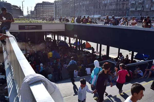 Migr�nst�ntet�sek a Keleti p�lyaudvarn�l - 2015 - augusztus, szeptember