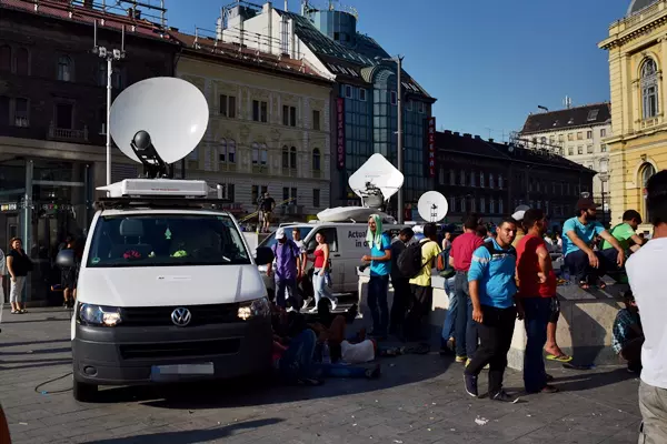 Migr�nst�ntet�sek a Keleti p�lyaudvarn�l - 2015 - augusztus, szeptember