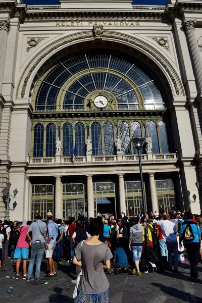 Migr�nst�ntet�sek a Keleti p�lyaudvarn�l - 2015 - augusztus, szeptember