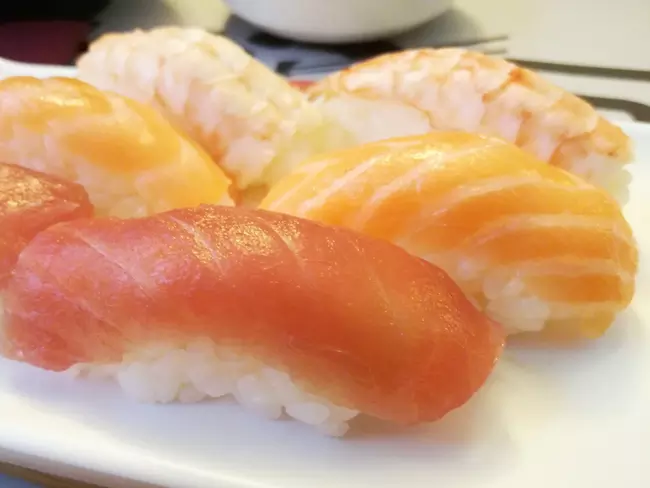 Lazac nigiri