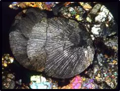 Holdk�zetek, meteoritok - az �g k�vei