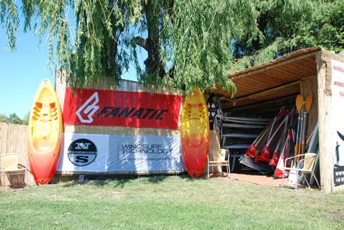 SURF PRO CENTER windsurf iskola �s v�zi sportszer k�lcs�nz�